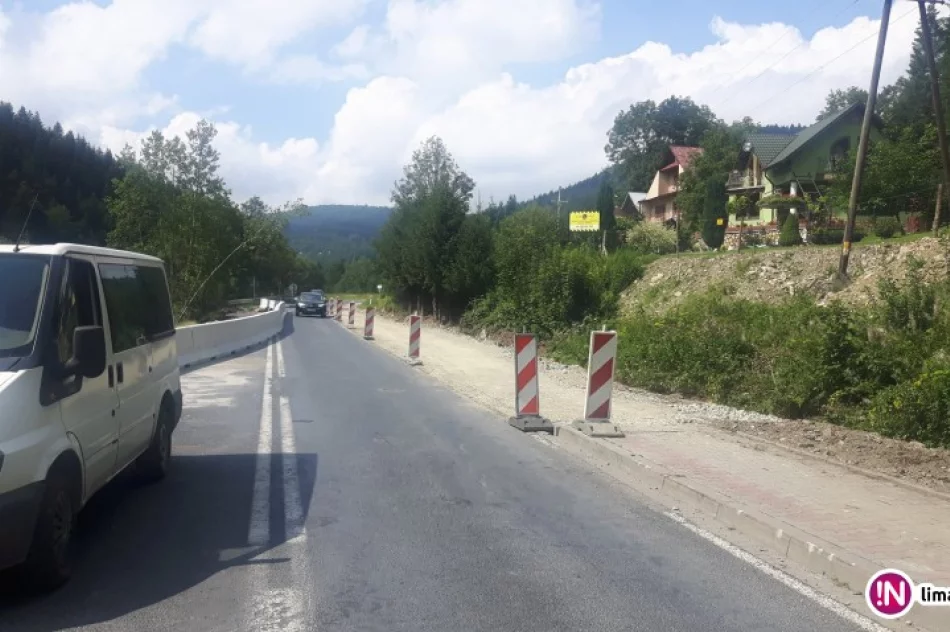 Drogowcy pracują nad tymczasowymi objazdami. DW968 ma być przejezdna po weekendzie - zdjęcie 4