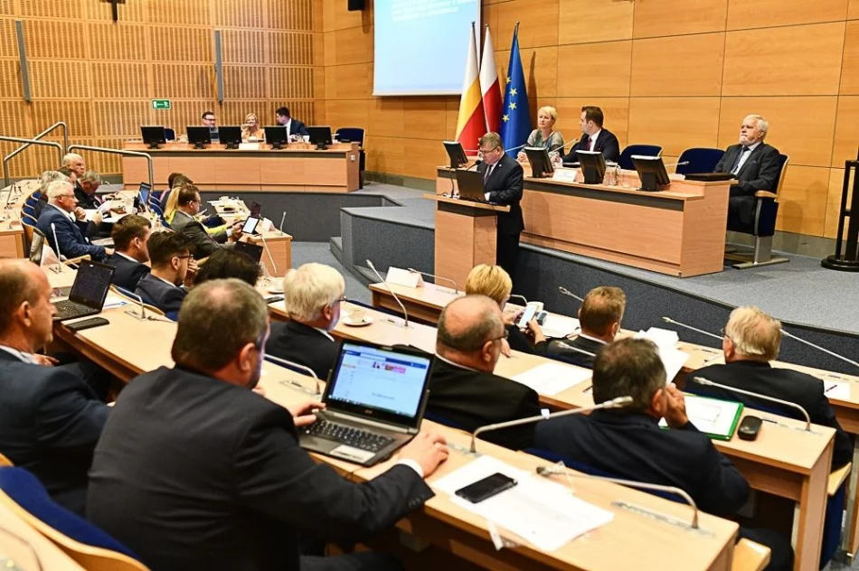 XIII sesja Sejmiku Województwa Małopolskiego - zdjęcie 10