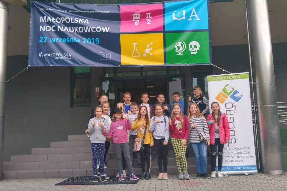 Uczniowie SP w Starej Wsi I uczestnikami Małopolskiej Nocy Naukowców - zdjęcie 2