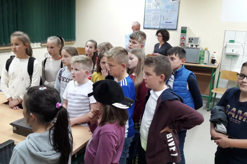Uczniowie SP w Starej Wsi I uczestnikami Małopolskiej Nocy Naukowców - zdjęcie 6