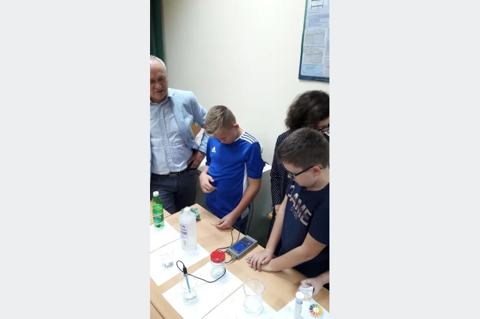 Uczniowie SP w Starej Wsi I uczestnikami Małopolskiej Nocy Naukowców - zdjęcie 7