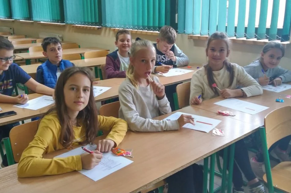 Uczniowie SP w Starej Wsi I uczestnikami Małopolskiej Nocy Naukowców - zdjęcie 10