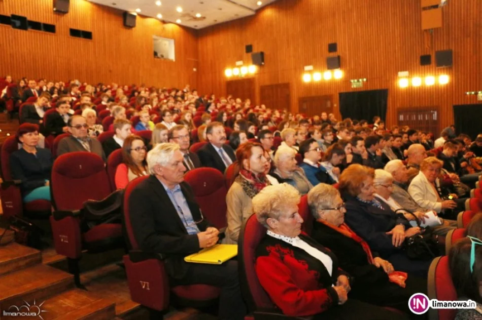 Uroczysta sesja, referat i akademia - obchody rocznicy rozpoczęte - zdjęcie 4