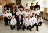 „Wczoraj przedszkolaki – dzisiaj pierwszaki”- ślubowanie uczniów klas pierwszych w SP w Pasierbcu - zdjęcie główne