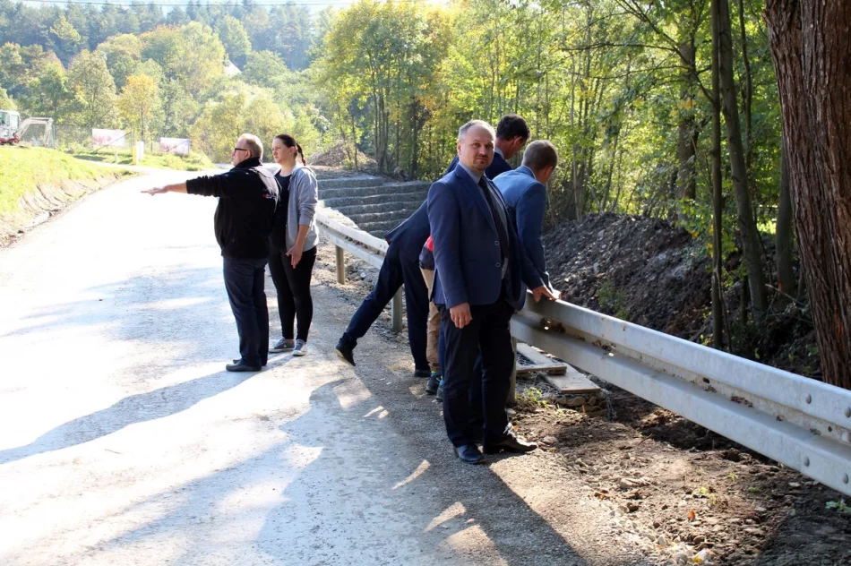Kolejne drogi gminne po przebudowie odebrane - zdjęcie 4