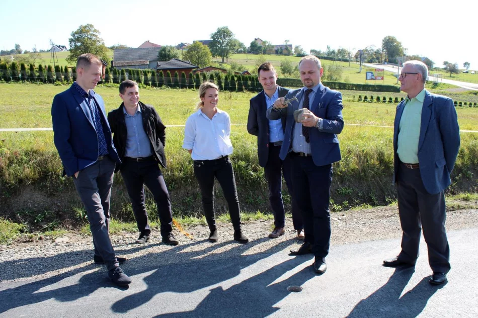 Kolejne drogi gminne po przebudowie odebrane - zdjęcie 5