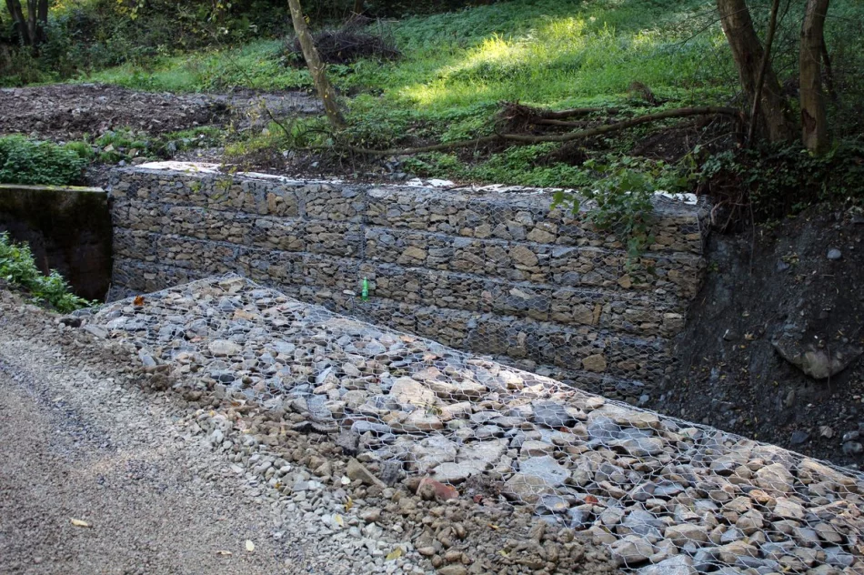 Kolejne drogi gminne po przebudowie odebrane - zdjęcie 11