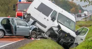 Zderzenie pojazdów na "krajówce", dwie osoby ranne - zdjęcie 2