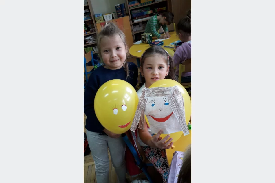 Odblaskowy konkurs piosenki w Szkole Podstawowej w Mordarce - zdjęcie 3