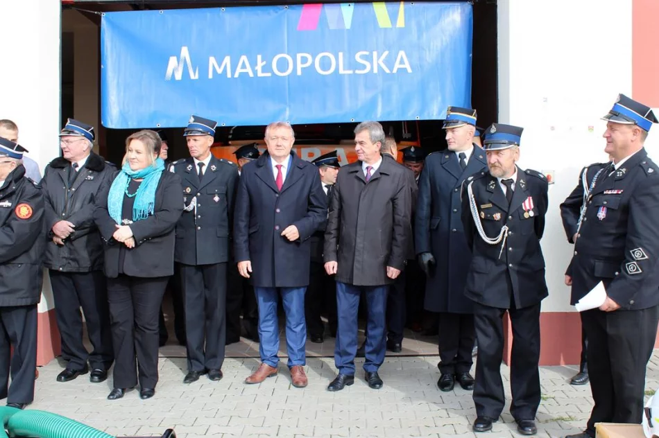 Sprzęt zapewniający gotowość bojową trafił do jednostek OSP z gminy Limanowa - zdjęcie 12