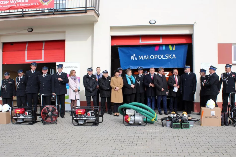 Sprzęt zapewniający gotowość bojową trafił do jednostek OSP z gminy Limanowa - zdjęcie 13