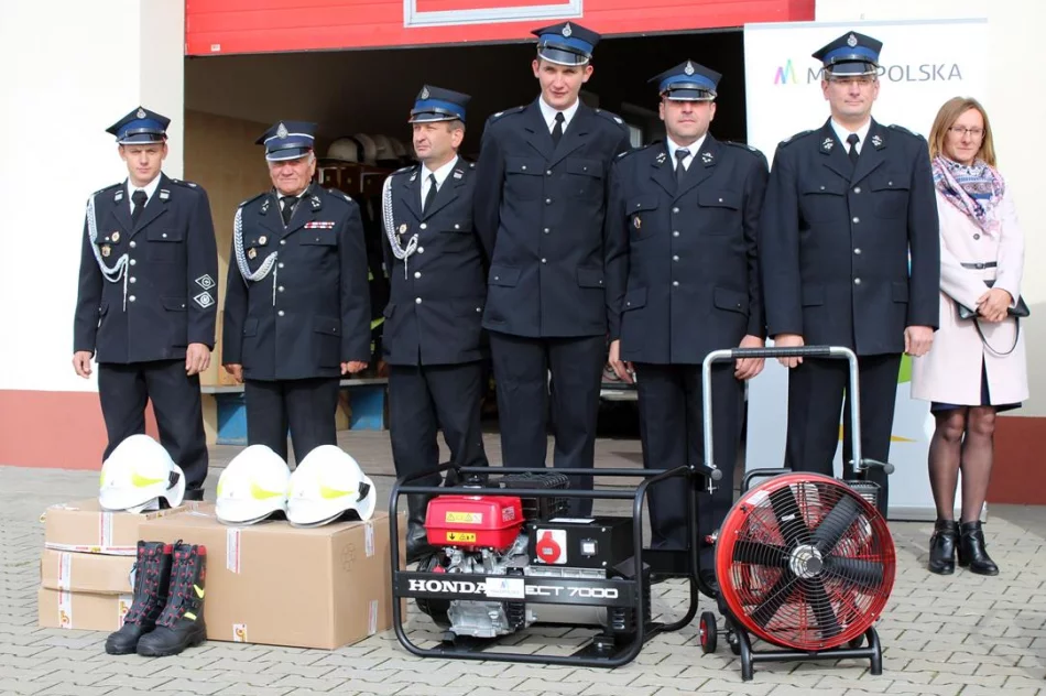 Sprzęt zapewniający gotowość bojową trafił do jednostek OSP z gminy Limanowa - zdjęcie 14