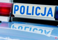 Samochód wypadł z drogi i koziołkował. Dwie osoby trafiły do szpitala - zdjęcie główne