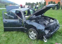 Jazowsko: Dachowanie samochodu - zdjęcie główne