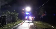 33 strażaków gasiło pożar budynku gospodarczego - zdjęcie 4