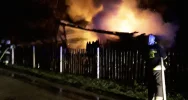 33 strażaków gasiło pożar budynku gospodarczego - zdjęcie 5
