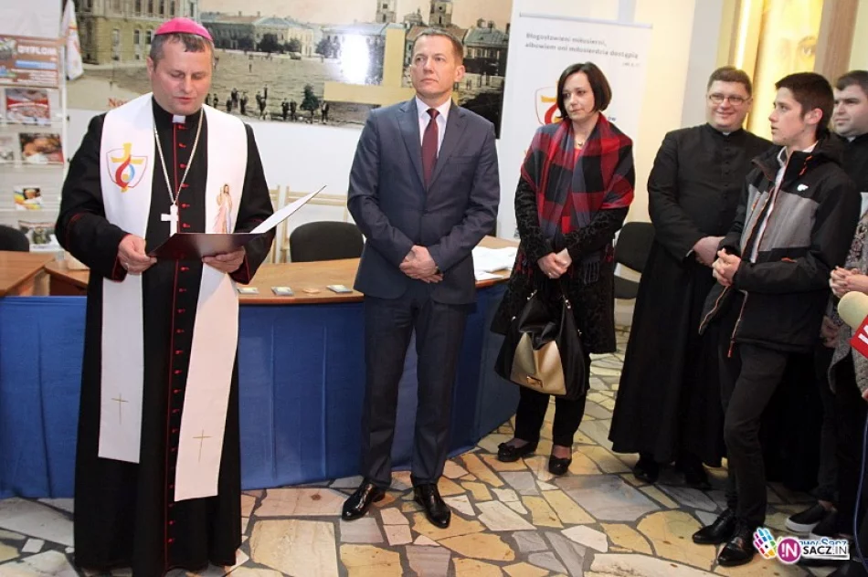 Nowy Sącz: Biskup Leszkiewicz poświęcił biuro Światowych Dni Młodzieży - zdjęcie 3