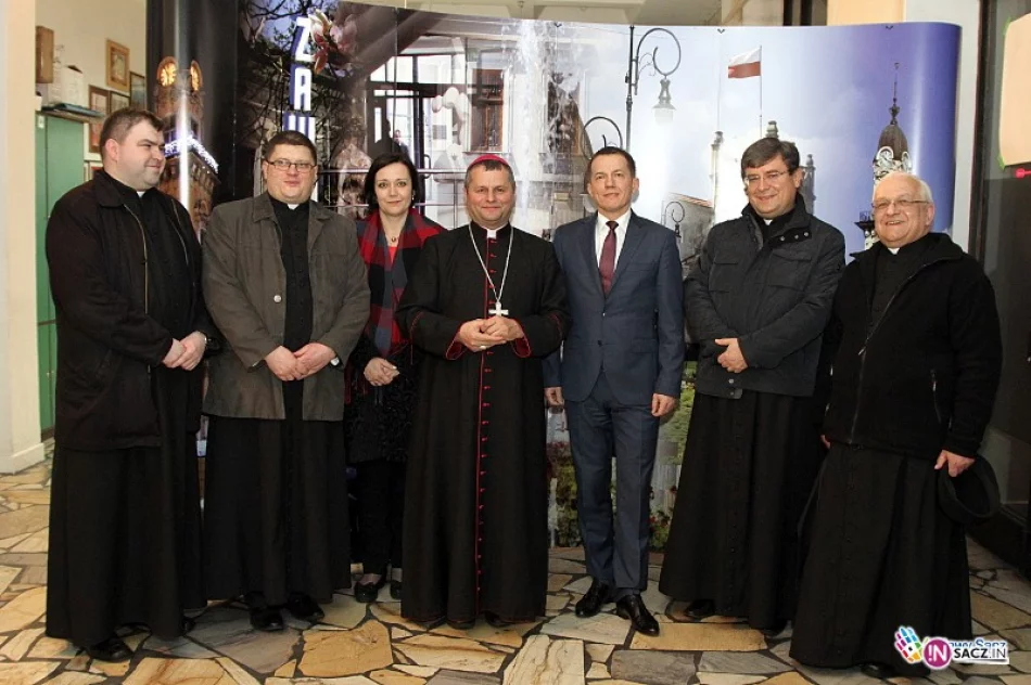 Nowy Sącz: Biskup Leszkiewicz poświęcił biuro Światowych Dni Młodzieży - zdjęcie 4