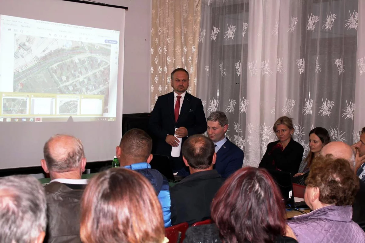 Spotkanie w Łososinie Górnej w sprawie planów budowy linii kolejowej