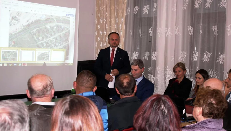 Spotkanie w Łososinie Górnej w sprawie planów budowy linii kolejowej - zdjęcie 1