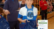 Mistrzostwa Gminy w Halowej Piłce Nożnej Chłopców - najlepsza drużyna z SP Mordarka - zdjęcie 4
