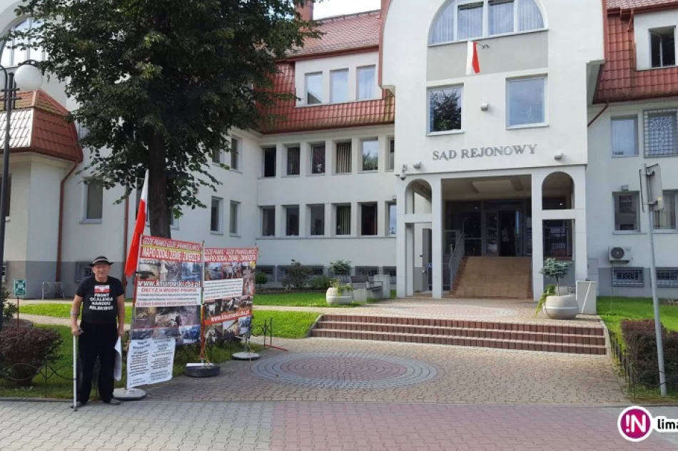 Rolnik szuka sprawiedliwości i protestuje przed sądem - zdjęcie 2