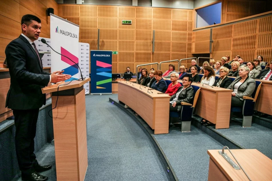 Nagrody w Konkursie #OSEWyzwanie odebrane - mobilne pracownie komputerowe w trzech szkołach - zdjęcie 2