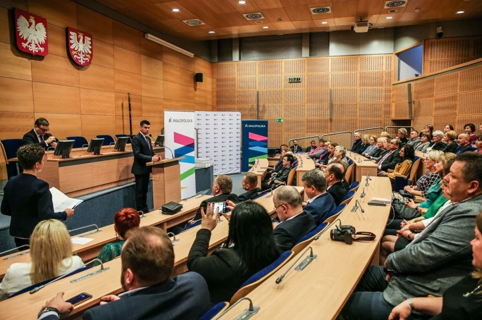 Nagrody w Konkursie #OSEWyzwanie odebrane - mobilne pracownie komputerowe w trzech szkołach - zdjęcie 7