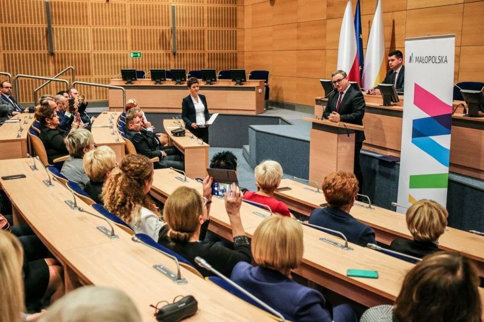 Nagrody w Konkursie #OSEWyzwanie odebrane - mobilne pracownie komputerowe w trzech szkołach - zdjęcie 8