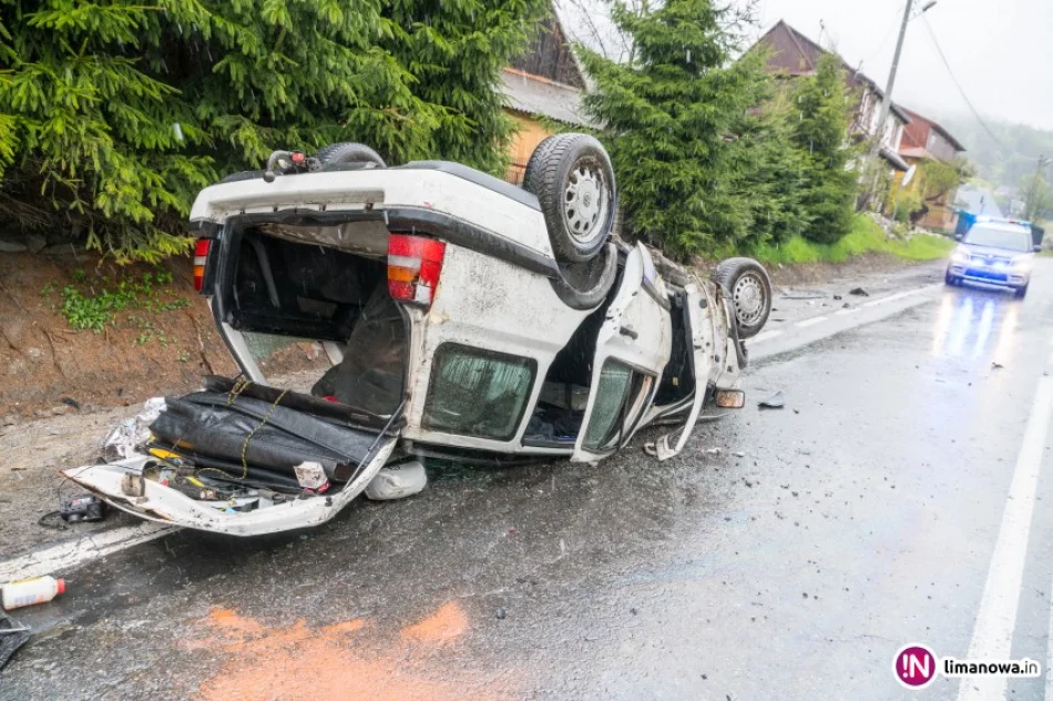 Dachowanie golfa, pięciu mężczyzn w szpitalu. Czterech nietrzeźwych, piątemu pobrano krew - zdjęcie 2