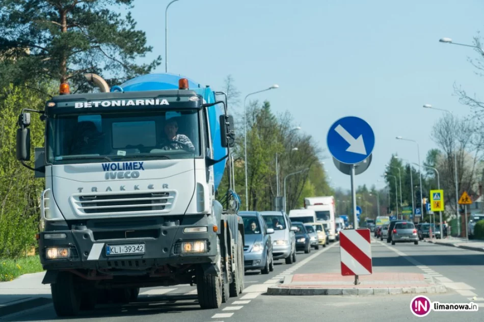 Duże korki z centrum miasta do Sowlin. Interweniowała policja - zdjęcie 3