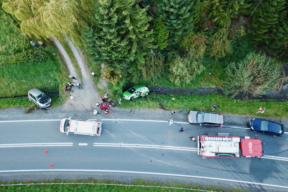 Zderzenie trzech samochodów na "krajówce" - zdjęcie 8
