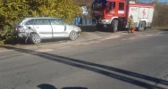 Dwa samochody zderzyły się na drodze powiatowej - zdjęcie 2