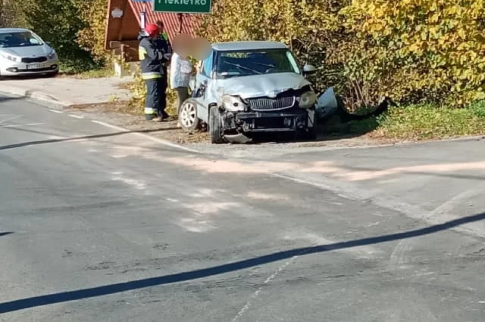 Dwa samochody zderzyły się na drodze powiatowej - zdjęcie 4