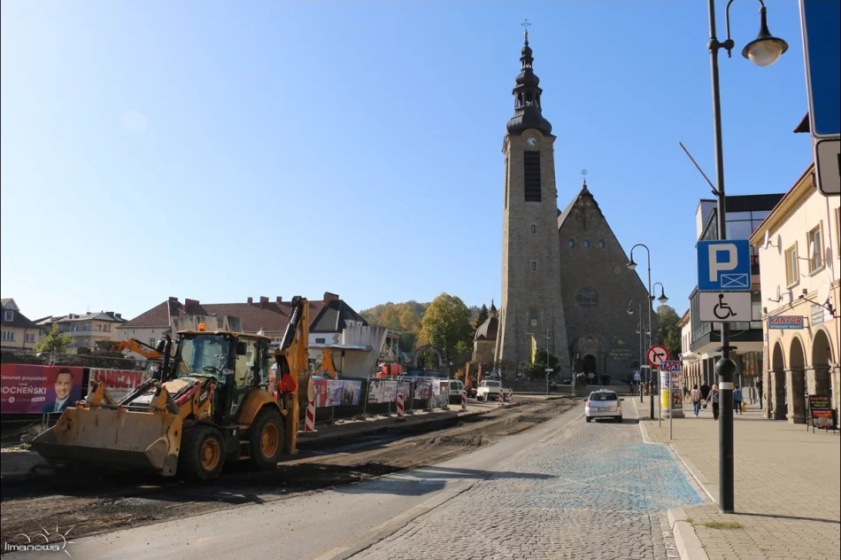 ROZPOCZĘŁY SIĘ PRACE PRZY WYMIANIE NAWIERZCHNI W RYNKU - zdjęcie 6