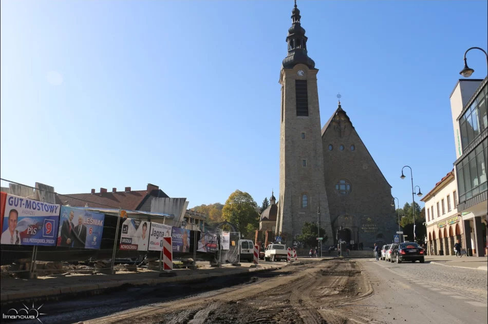 ROZPOCZĘŁY SIĘ PRACE PRZY WYMIANIE NAWIERZCHNI W RYNKU - zdjęcie 8