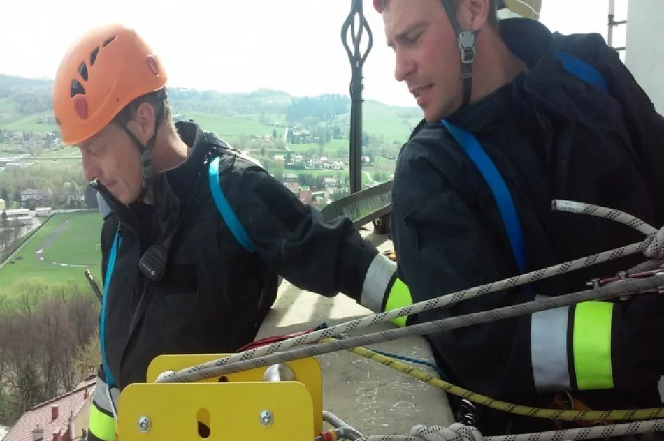 Pożar w ratuszu, działali strażacy i policjanci. Na szczęście - to tylko ćwiczenia - zdjęcie 2
