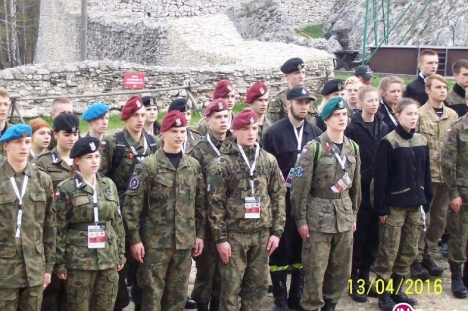 Historyczny sukces uczniów klas mundurowych - zdjęcie 4