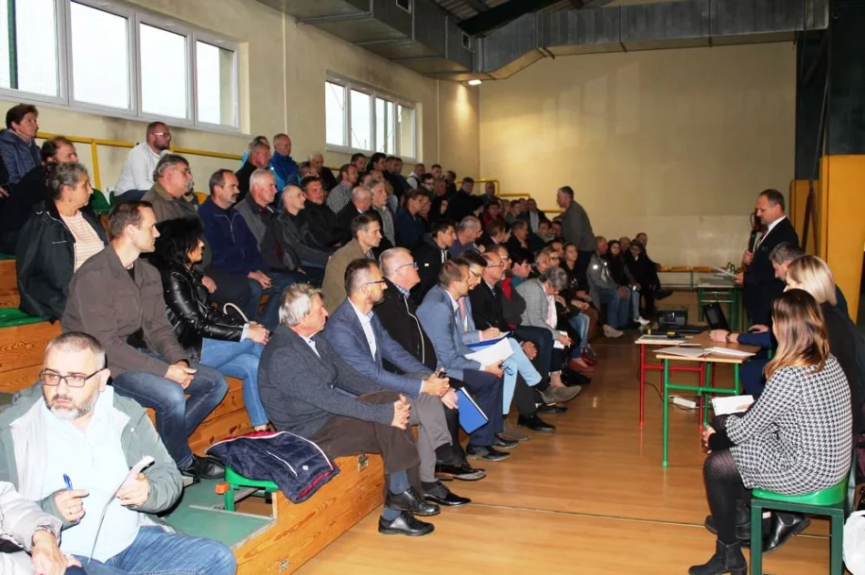 Spotkanie w sprawie linii kolejowej w SP w Mordarce - zdjęcie 3