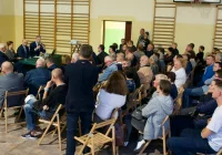 Nerwowe i chaotyczne rozmowy o kolei - zdjęcie główne