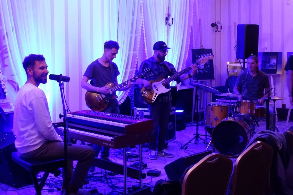 Świetny występ Zespołu Mob rozpoczął jesienny cykl koncertów w limanowskim muzeum - zdjęcie 2