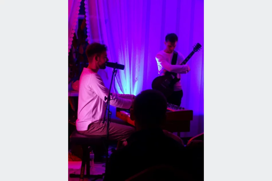 Świetny występ Zespołu Mob rozpoczął jesienny cykl koncertów w limanowskim muzeum - zdjęcie 5