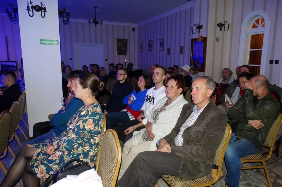 Świetny występ Zespołu Mob rozpoczął jesienny cykl koncertów w limanowskim muzeum - zdjęcie 8