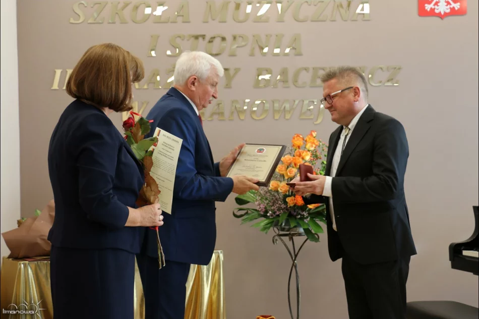 JUBILEUSZ PAŃSTWOWEJ SZKOŁY MUZYCZNEJ Z MIEJSKIMI ODZNACZENIAMI - zdjęcie 2