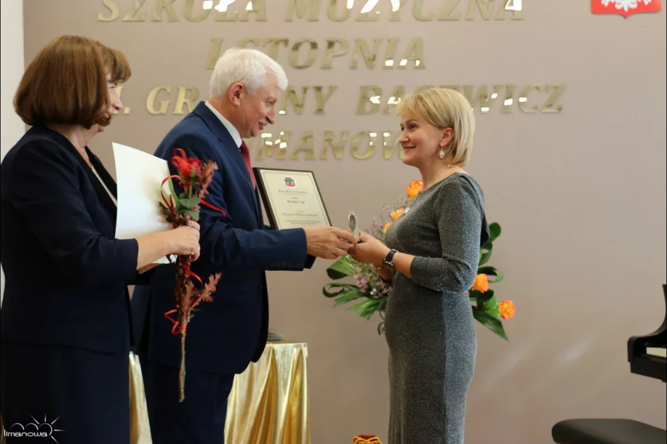 JUBILEUSZ PAŃSTWOWEJ SZKOŁY MUZYCZNEJ Z MIEJSKIMI ODZNACZENIAMI - zdjęcie 9