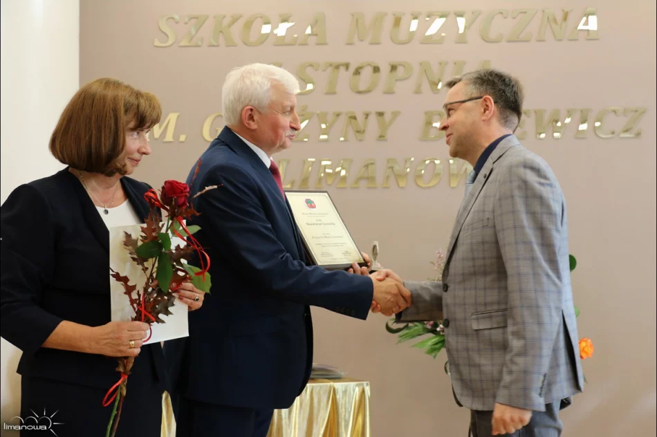 JUBILEUSZ PAŃSTWOWEJ SZKOŁY MUZYCZNEJ Z MIEJSKIMI ODZNACZENIAMI - zdjęcie 10