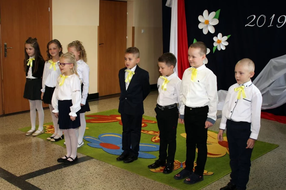 Ślubowanie pierwszoklasistów w SP nr 2 w Męcinie - zdjęcie 12