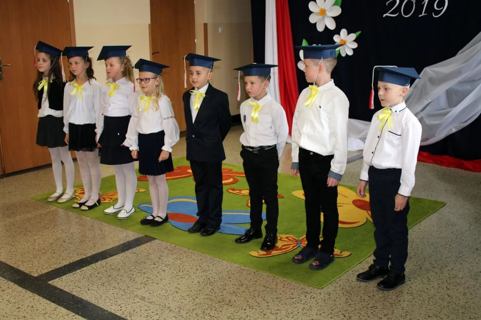 Ślubowanie pierwszoklasistów w SP nr 2 w Męcinie - zdjęcie 13