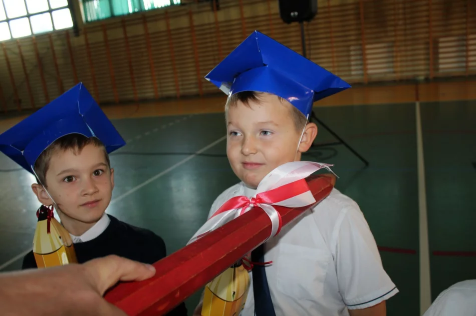 Odblaskowe ślubowanie pierwszaków w SP Mordarka - zdjęcie 7