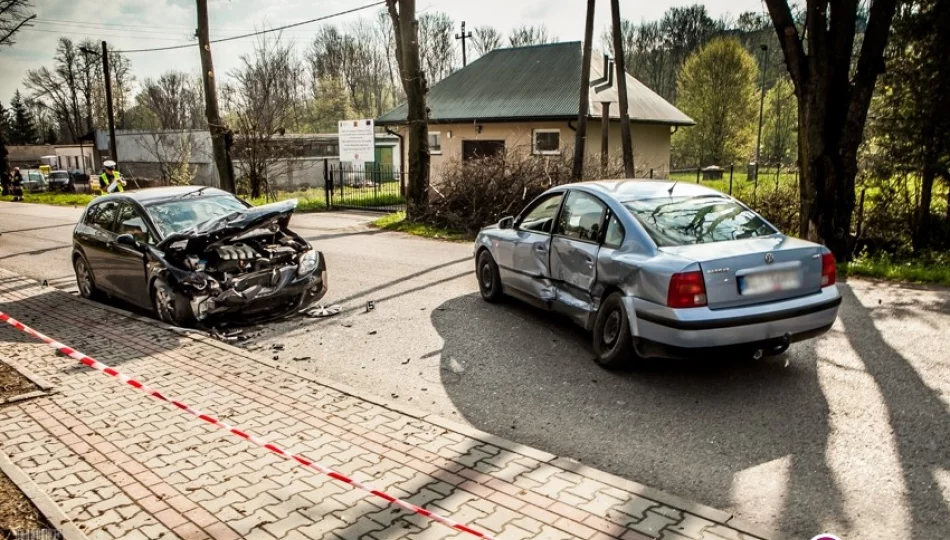 Groźnie wyglądająca kolizja - trzy osoby trafiły do szpitala - zdjęcie 1